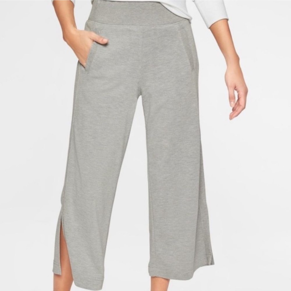 Athleta Serenity Wide Leg gray Crop Pant size Medium